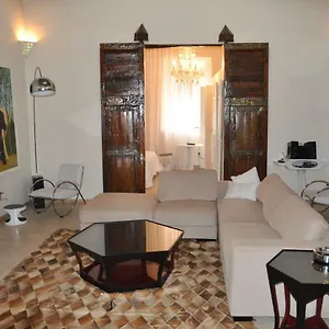 Guest house Maison Du Tresor